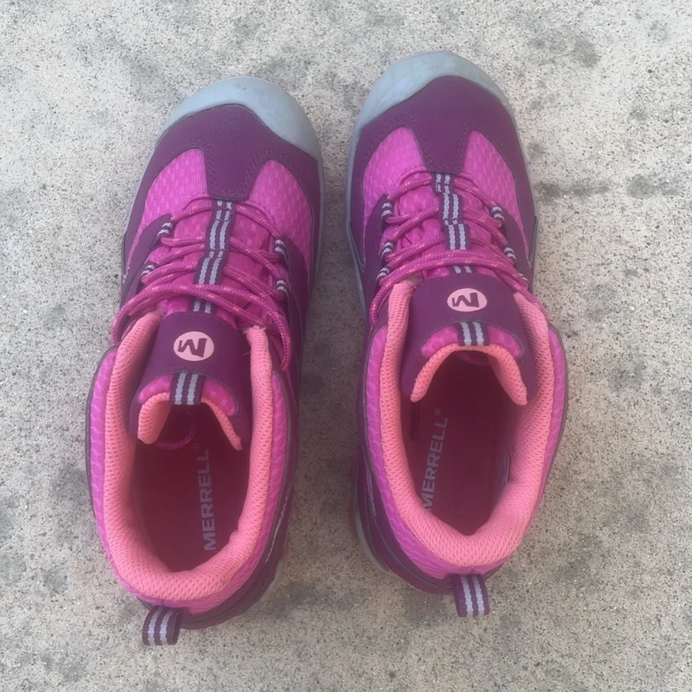 Merrell core Chameleon 7 Access  Mid Waterproof Girls Pink Hiking Boot Size 3.5